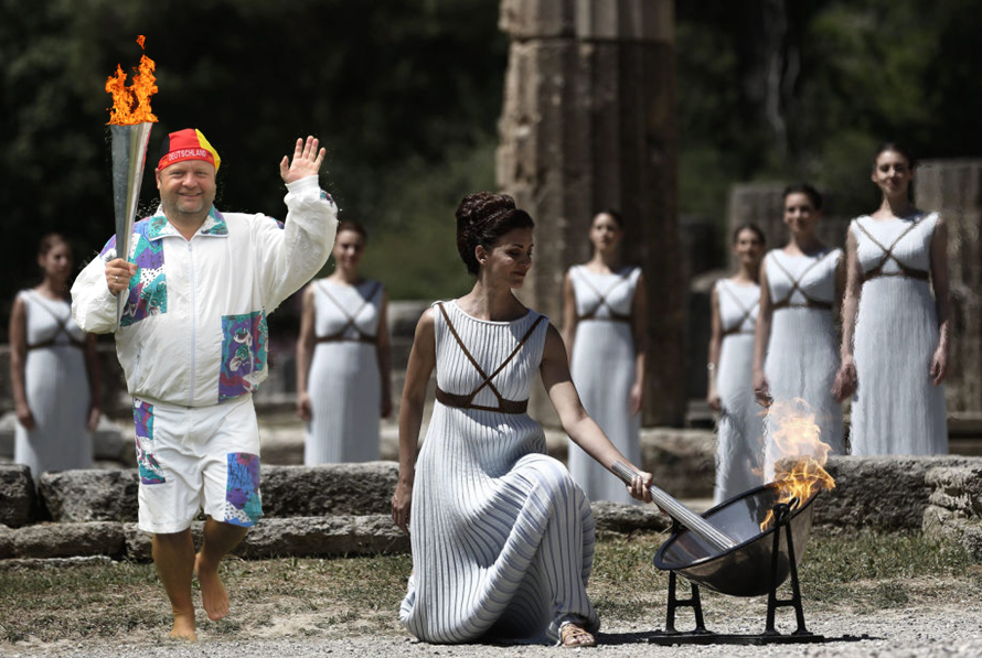 Olympisches Feuer wurde entzündet